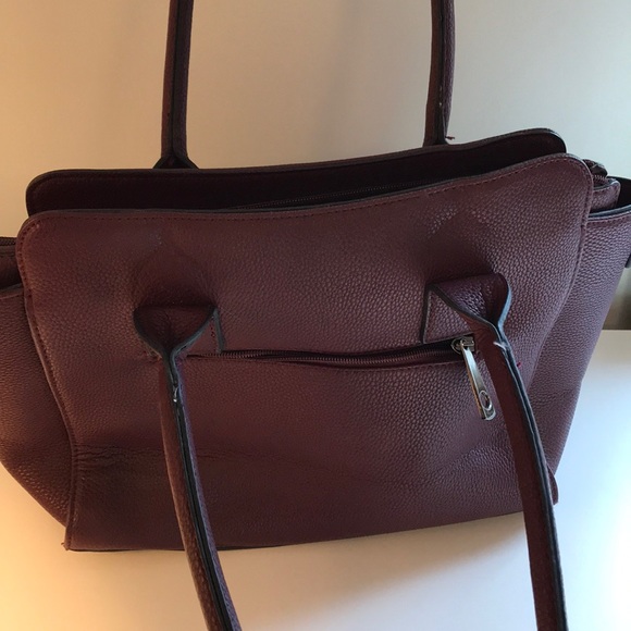 Deep wine vegan leather over shoulder bag w/strap - Picture 4 of 5